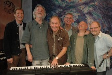 the manfreds (l-r): paul jones, voormann, mike d’abo, tom mcguiness, mike hugg, rob townsend